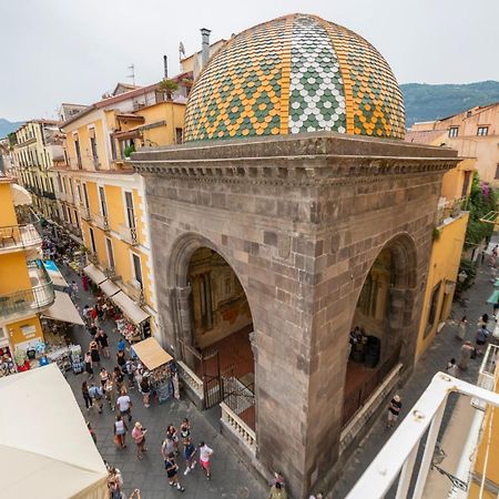 Appartamento Palazzo Ammone - Sedil Dominova Sorrento Esterno foto