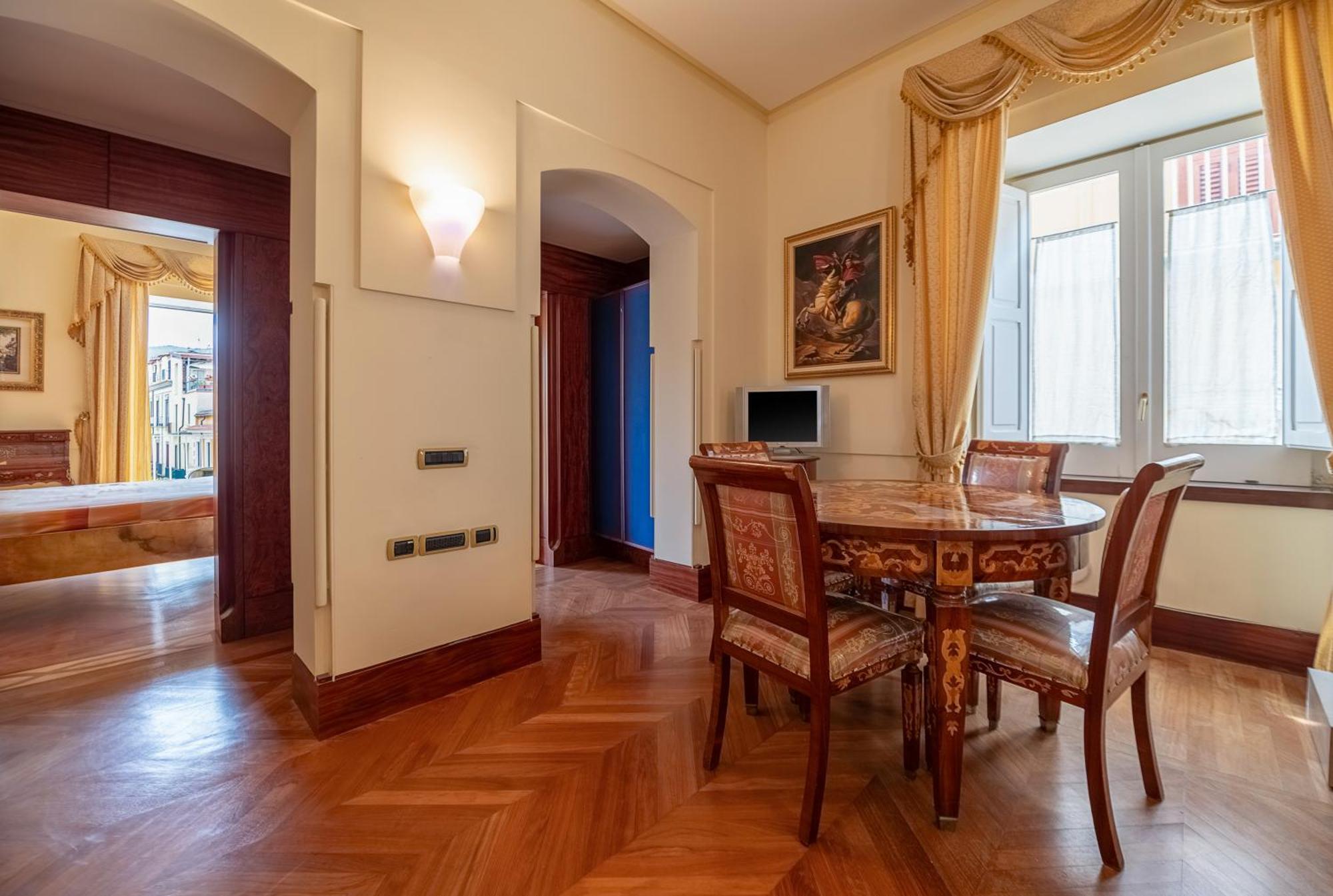 Appartamento Palazzo Ammone - Sedil Dominova Sorrento Esterno foto