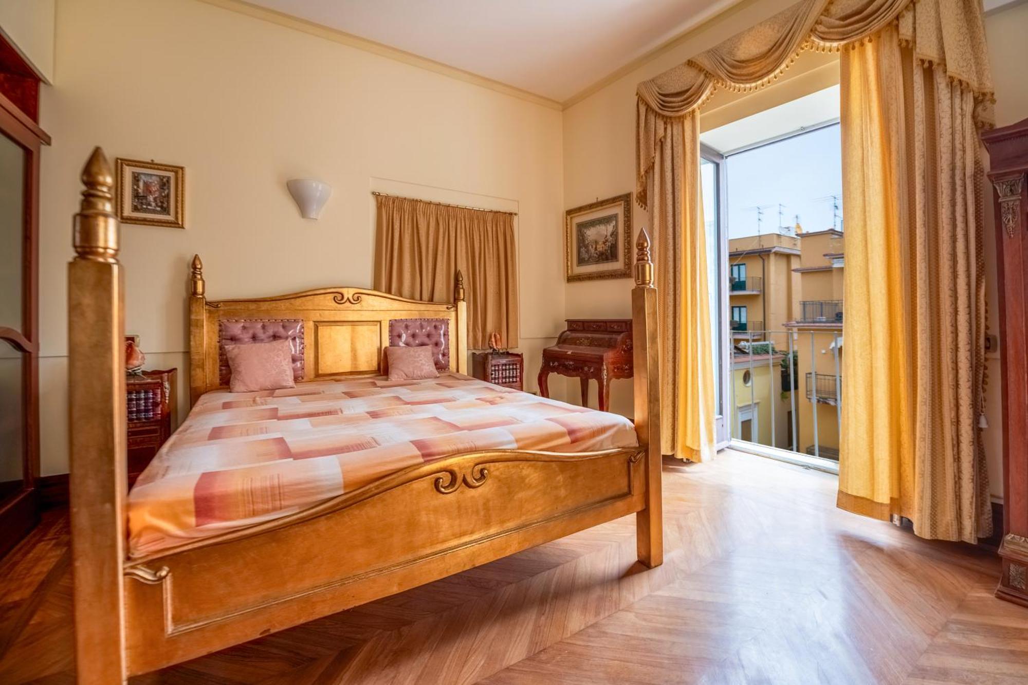 Appartamento Palazzo Ammone - Sedil Dominova Sorrento Esterno foto