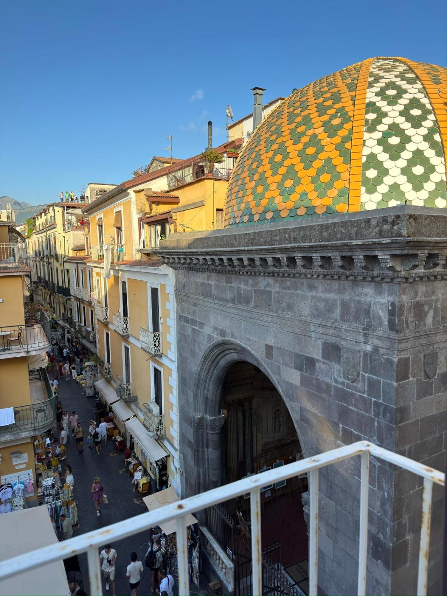 Appartamento Palazzo Ammone - Sedil Dominova Sorrento Esterno foto